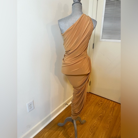 Norma Kamali X Diana Gown size M - Picture 11 of 11